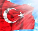 Türkei Flagge - Aufgrund der Parlamentswahlen am 1. November verlängert die Türkei die Sommerzeit um zwei Wochen bis 8. November.