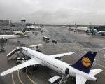 Frankfurt Flughafen - Reisende ab Frankfurt müssen sich gedulden. Foto: Maria Jahns