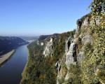 Deutschland Elbsandsteingebirge Elbe - Neben den Bauhausstädten Dessau, Berlin und Weimar empfiehlt Lonely Planet auch einen Besuch im sächsischen Elbsandsteingebirge.