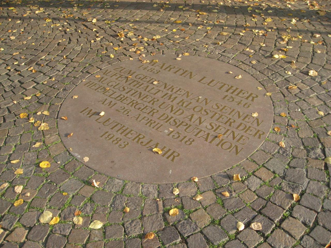 Luther-Tafel auf dem Universitätsplatz in Heidelberg