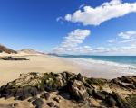 Strand auf Fuerteventura - Für den 5. und 6. Dezember besteht auf Fuerteventura eine Warnung vor hohen Wellen.