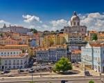 Altstadt von Lissabon - Portugal hebt fast alle Corona-Maßnahmen auf.