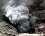Aschewolke über einem Vulkan - Auf der Kanareninsel La Palma ist am 19. September ein Vulkan ausgebrochen. (Symbolfoto)