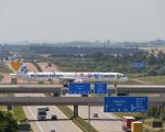 Condor Jet am Flughafen Leipzig - Condor verlängert die Luftbrücke zur Rückholung gestrandeter Touristen bis 18. April. © Condor
