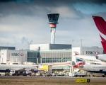Heathrow Vorfeld und Tower - Am Flughafen London Heathrow kommt es im Dezember 2020 zu drei Streiks des Bodenpersonals. © Heathrow Airports Limited