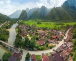 Vang Vieng in Laos - Laos schafft das Visum on Arrival an einigen Grenzübergängen ab.