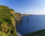 Irland: Cliffs of Moher - Für Flüge aus Irland nach Deutschland ist künftig ein negativer Corona-Test notwendig.
