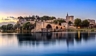 Pont Saint-Bénezet, historische Altstadt - Avignon Pont Saint-Bénezet, historische Altstadt - Avignon