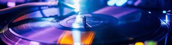 Disco+Club+Party+DJ+DJ-Pult+Schallplatte