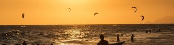 Emotion: Kiter und Kites am Strand
