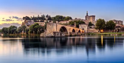 Pont Saint-Bénezet, historische Altstadt - Avignon Pont Saint-Bénezet, historische Altstadt - Avignon