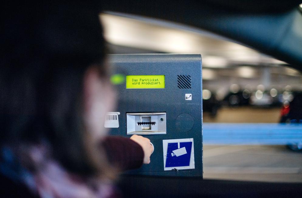 Sonstiges: Parkhaus - Automat