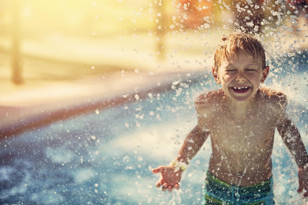Kind+Wasser
