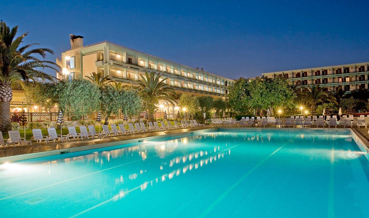 UNAHOTELS Naxos Beach Sicilia (Giardini Naxos, Sizilien) ᐅ Hotel ...